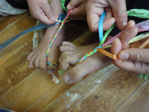 五つ編みのカゴ作り