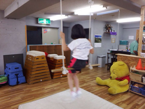 アリーナのブランコ
