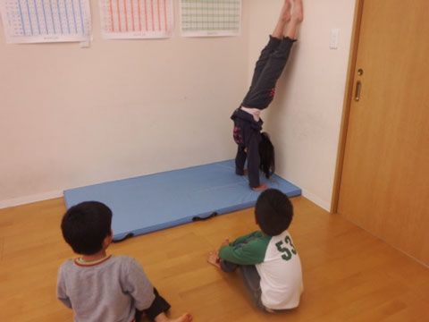倒立レッスン