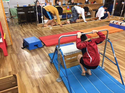 鉄棒レッスン