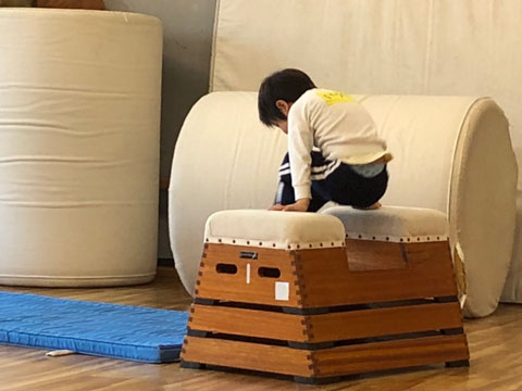 閉脚跳びの練習