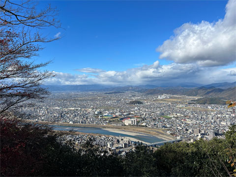 山頂より