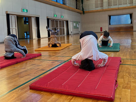 三点倒立