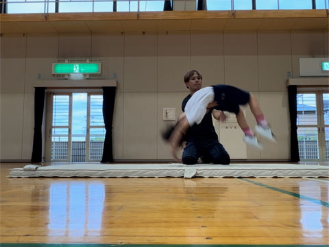 バク転レッスン