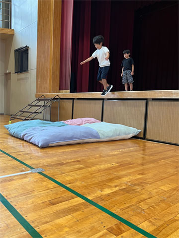 飛び降り前転
