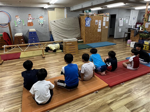 ほふく前進