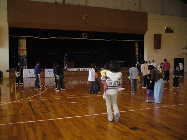親子体操教室(社団法人辰野町青年会議所)