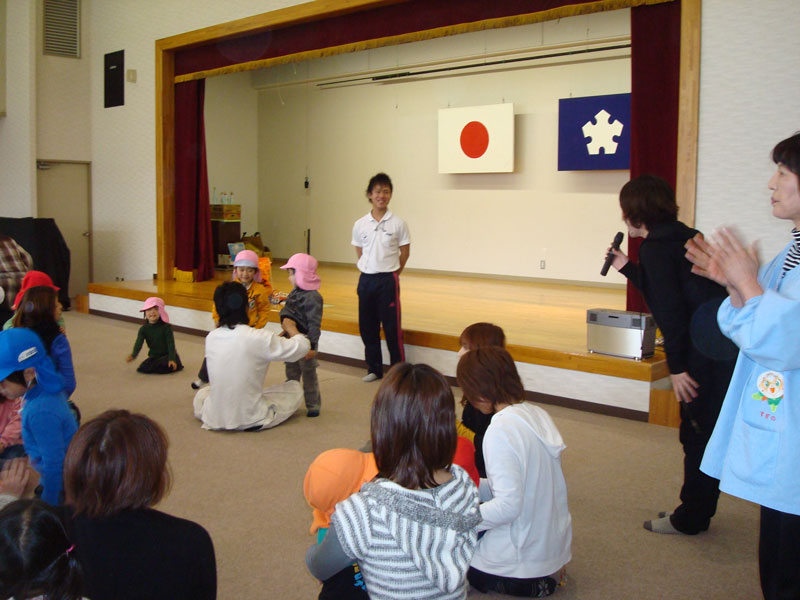 親子体操教室(浅草ひかり保育園)