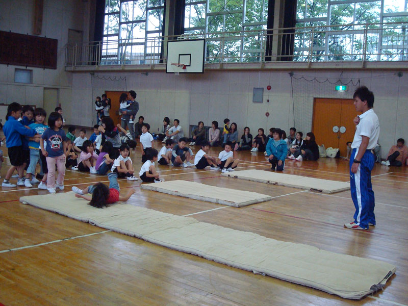 親子体操教室(富岡小学校)