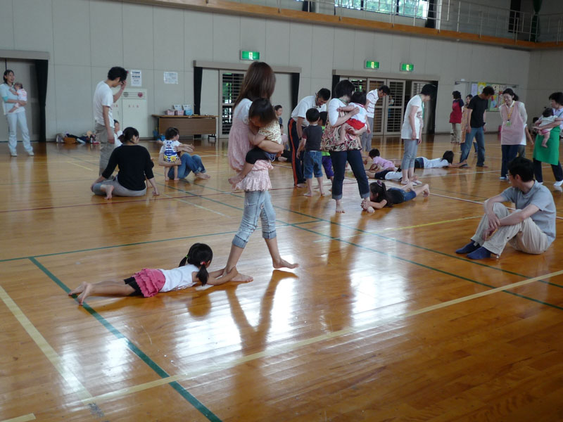 未就園児親子体操教室(岐阜県可児市下恵土公民館)