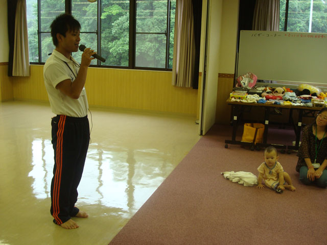 未就園児親子体操教室(可児市平牧公民館)