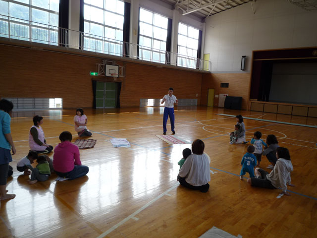 未就園児親子体操教室(岐阜県美濃市牧谷保育園)
