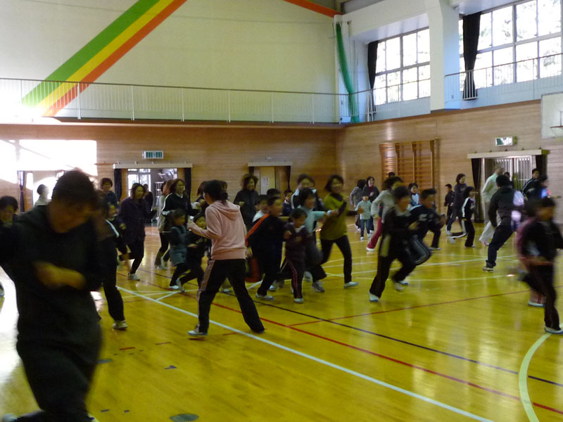 親子体操教室(板取小学校)
