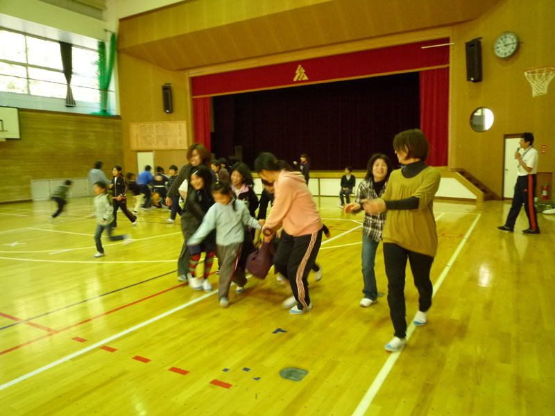 親子体操教室(板取小学校)