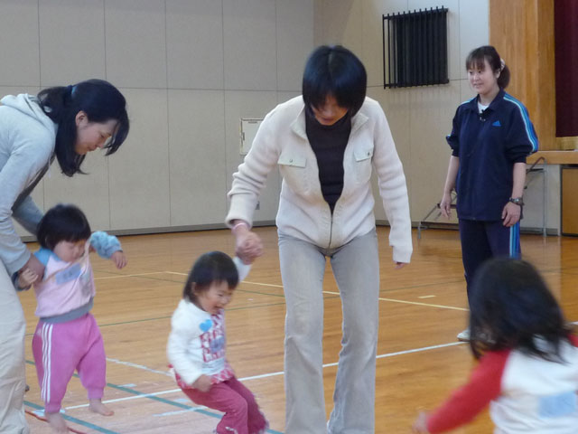 未就園児親子体操教室(岐阜県可児市下恵土公民館)