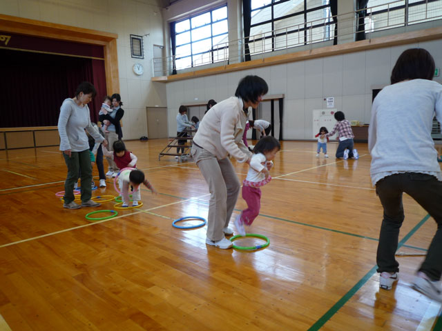 未就園児親子体操教室(岐阜県可児市下恵土公民館)