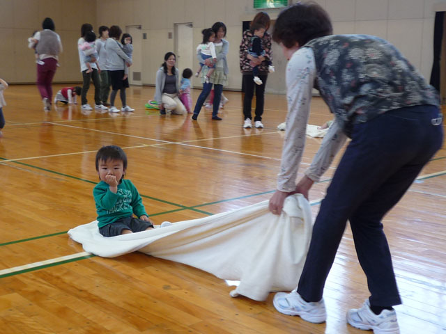 未就園児親子体操教室(岐阜県可児市下恵土公民館)