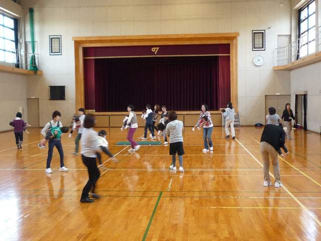 未就園児親子体操教室(岐阜県可児市下恵土公民館)