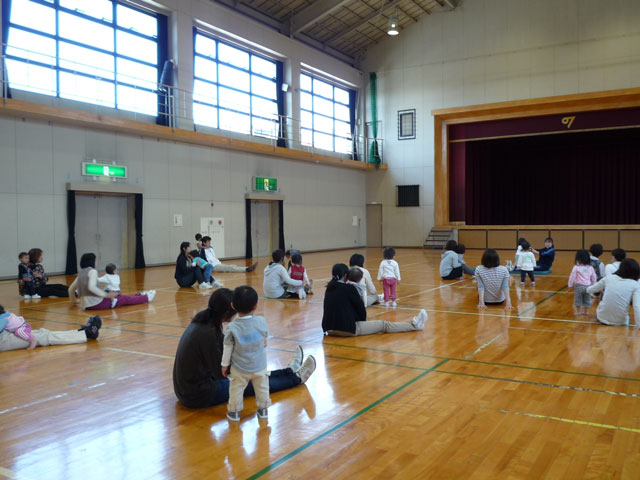 未就園児親子体操教室(岐阜県可児市下恵土公民館)
