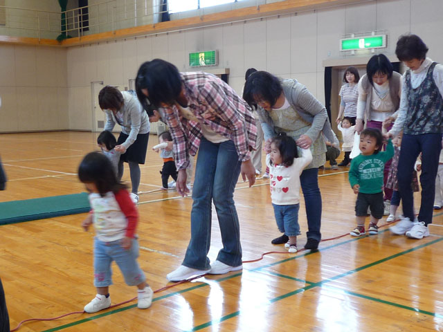 未就園児親子体操教室(岐阜県可児市下恵土公民館)