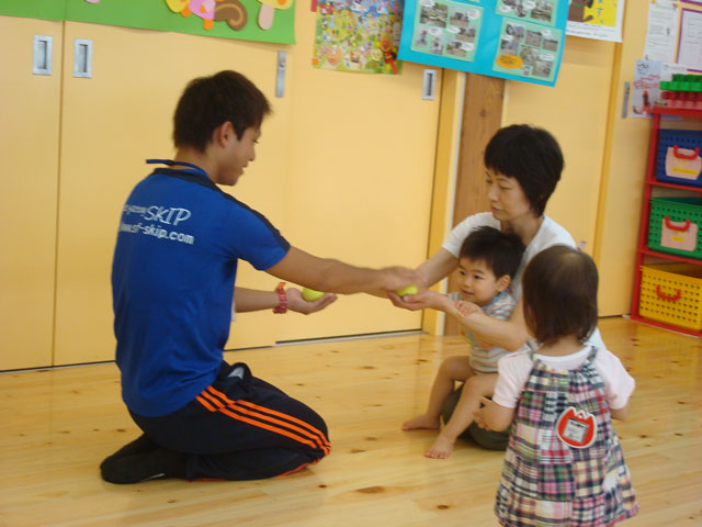 未就園児親子体操教室(瑞浪市子育て支援センター「ハグハグ」)
