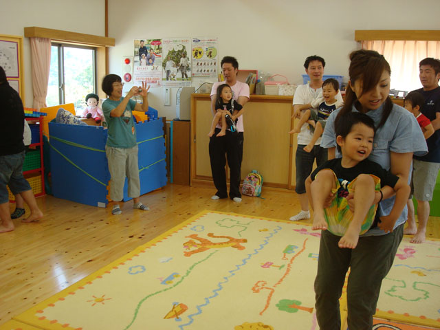 未就園児親子体操教室(瑞浪市子育て支援センター「ハグハグ」)