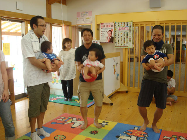 未就園児親子体操教室(瑞浪市子育て支援センター「ハグハグ」)