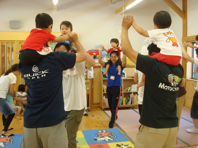 未就園児親子体操教室(瑞浪市子育て支援センター「ハグハグ」)