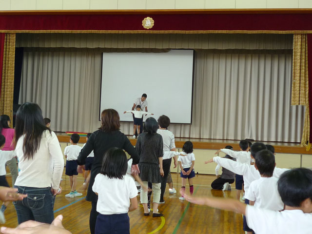親子体操教室(島小学校)