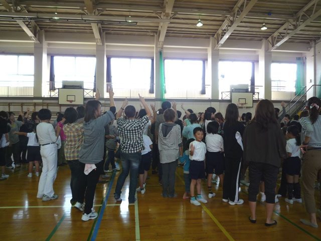 親子体操教室(島小学校)