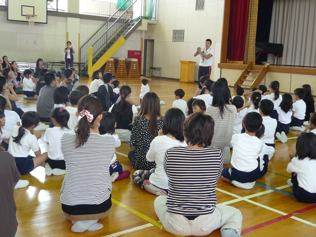 親子体操教室(島小学校)