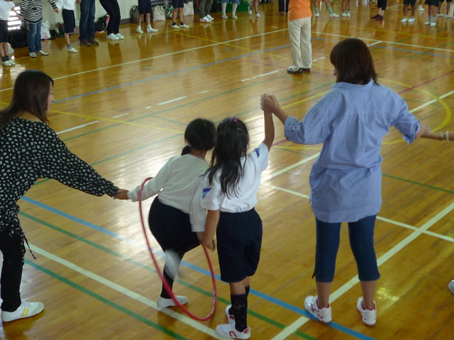 親子体操教室(島小学校)