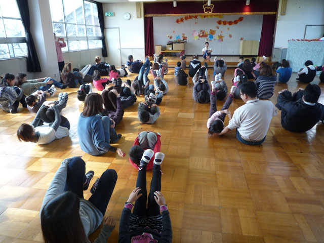 親子体操教室(大垣市立ゆりかご保育園)