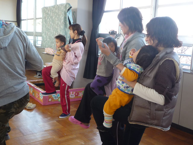 親子体操教室(大垣市立ゆりかご保育園)