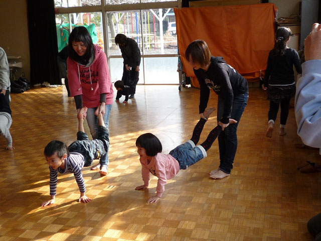 親子体操教室(大垣市立西保育園)
