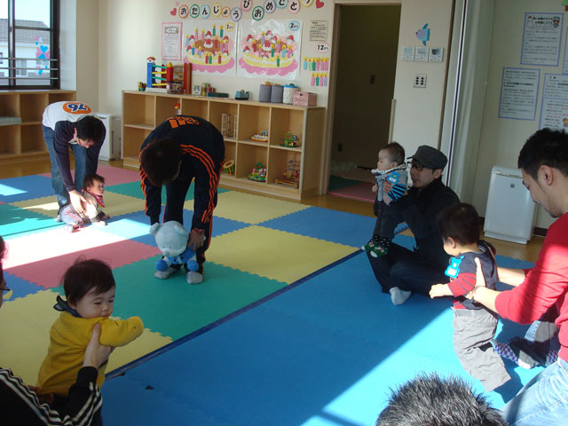 未就園児親子体操教室(知多市子育て支援センター)
