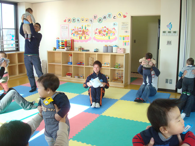 未就園児親子体操教室(知多市子育て支援センター)