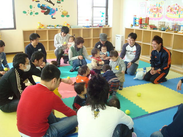 未就園児親子体操教室(知多市子育て支援センター)