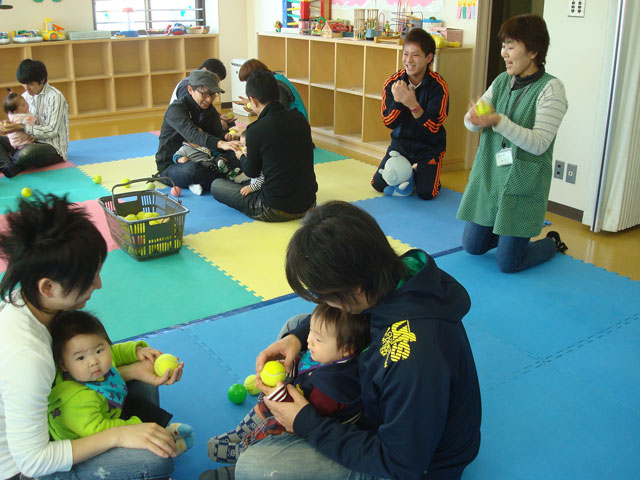未就園児親子体操教室(知多市子育て支援センター)