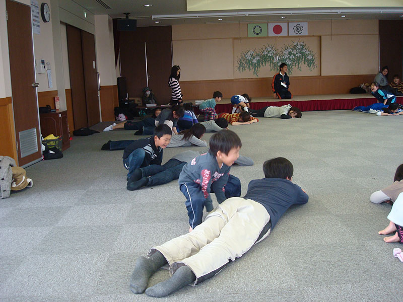 親子体操教室(関市立桜ヶ丘小学校 PTA家庭教育学級)