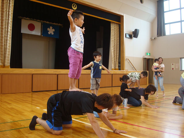 親子体操教室(大垣市立牧田保育園)