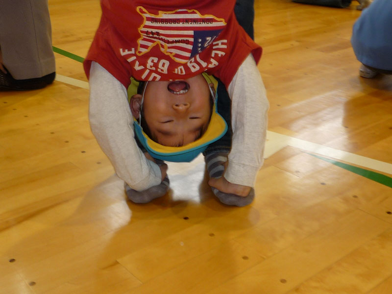 親子体操教室(大垣市立荒崎幼保園)