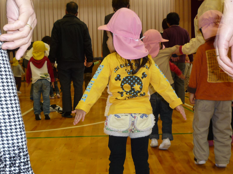 親子体操教室(大垣市立荒崎幼保園)