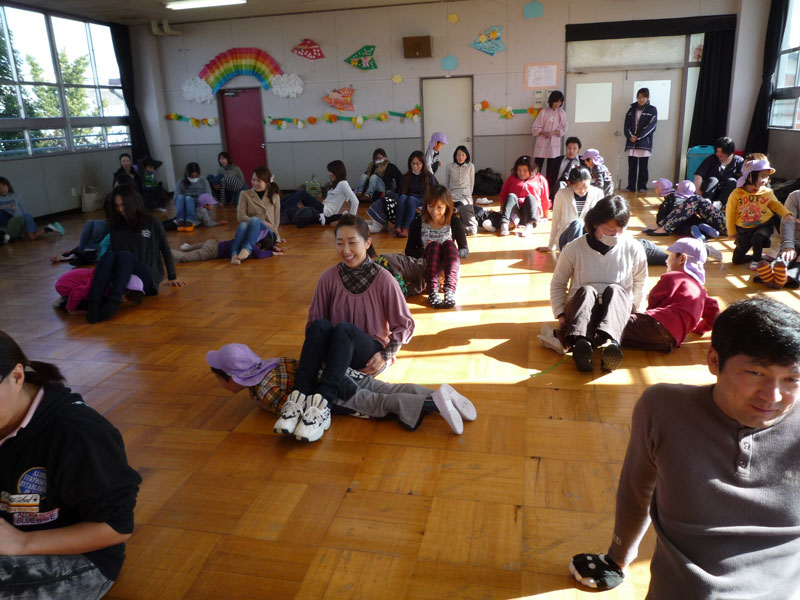 親子体操教室(大垣市立ゆりかご保育園)