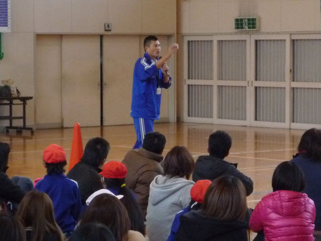 親子体操教室(岐阜県白川町立白川北小学校)