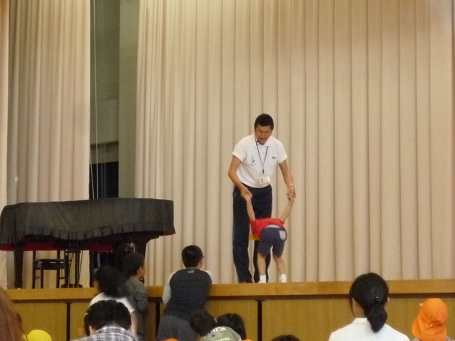 親子体操教室(大垣市立荒崎幼保園)