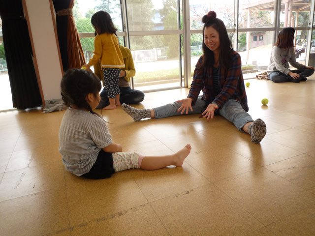 未就園児親子体操教室(大垣市立荒崎幼保園子育て支援センター)