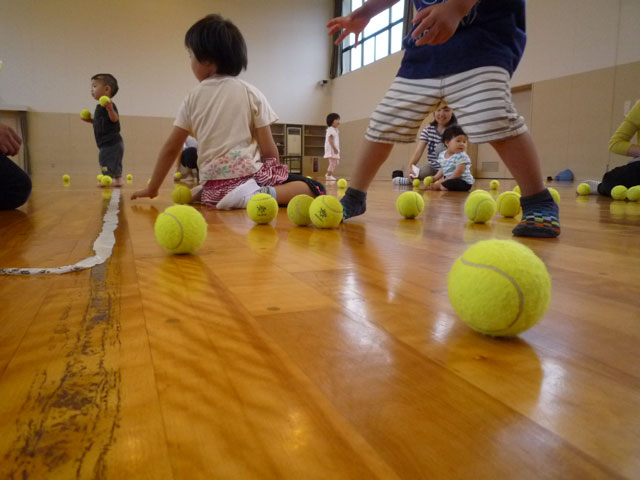 未就園児親子体操教室(大垣市立牧田保育園地域子育て支援センター)