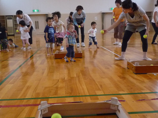 未就園児親子体操教室(大垣市立牧田保育園地域子育て支援センター)