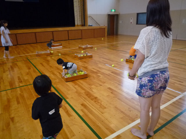 未就園児親子体操教室(大垣市立牧田保育園地域子育て支援センター)